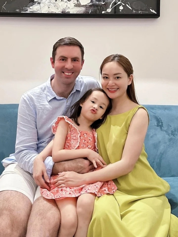 Diễn viên Lan Phương mang bầu lần 2: Vật vã ốm nghén nặng, không thể ôm người thân vì lý do này-7