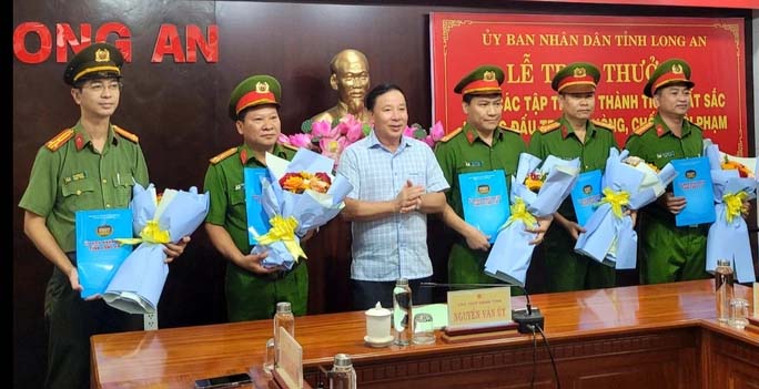 Vụ bé gái 3 tuổi bị bắt cóc ở Long An: Người cha xúc động cảm ơn công an-3