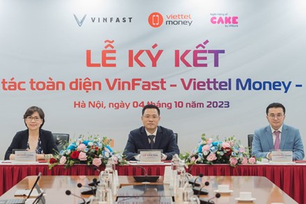 Vinfast hợp tác chiến lược với Cake by VPBank và Viettel Money