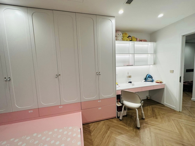 Vợ chồng Hà Nội bỏ nhà tầng lên chung cư, mạnh tay đầu tư hô biến tổ ấm đẹp ấn tượng-17