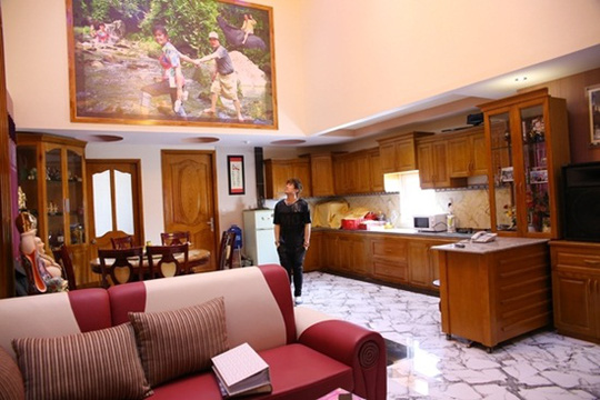 Cận cảnh biệt thự 200 tỷ ở TP. HCM của gia đình nam ca sĩ vừa bị phong tỏa tài sản tại Lâm Đồng-14