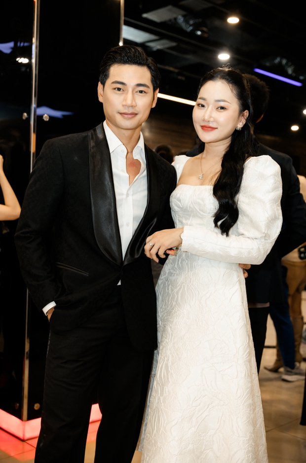 Hoa hậu Ngọc Hân và dàn sao Việt đổ bộ thảm đỏ ra mắt phim Giao Lộ 8675 tại Hà Nội-6