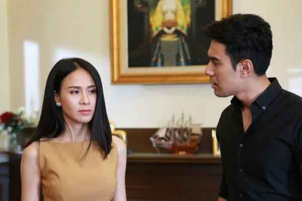 Vợ mới luôn khóc lóc, ghen cả với... hai con gái riêng của tôi-2