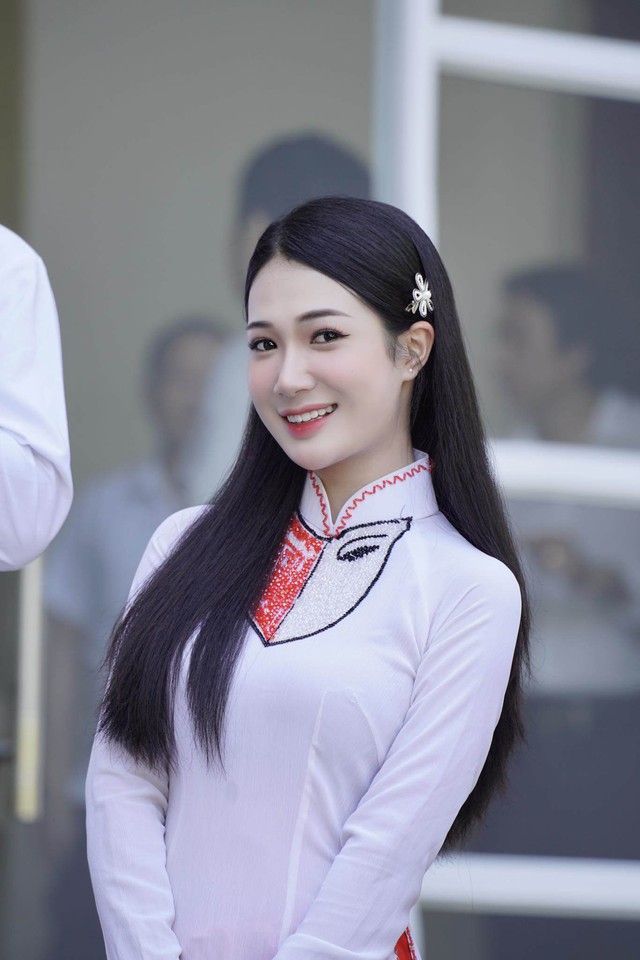 Phim Việt xuất hiện tân binh nóng bỏng còn diễn hay lấn át nữ chính, diện mạo ngoài đời xinh hơn cả trên phim-10