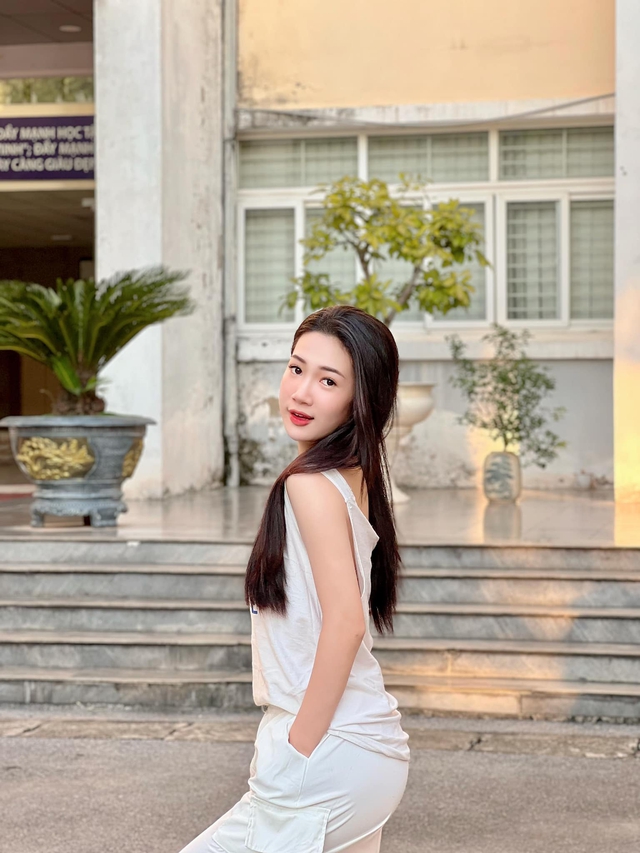 Phim Việt xuất hiện tân binh nóng bỏng còn diễn hay lấn át nữ chính, diện mạo ngoài đời xinh hơn cả trên phim-8