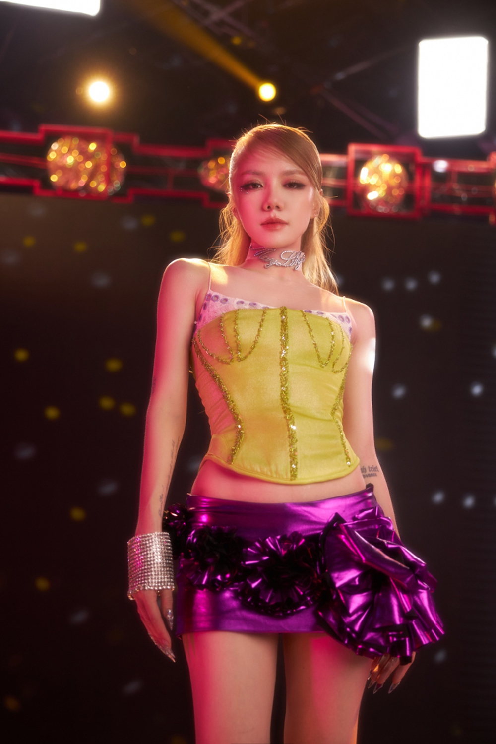 Sắc vóc gợi cảm của Phương Ly trong MV mới-2