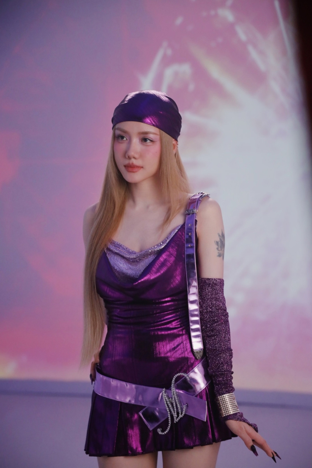 Sắc vóc gợi cảm của Phương Ly trong MV mới-1