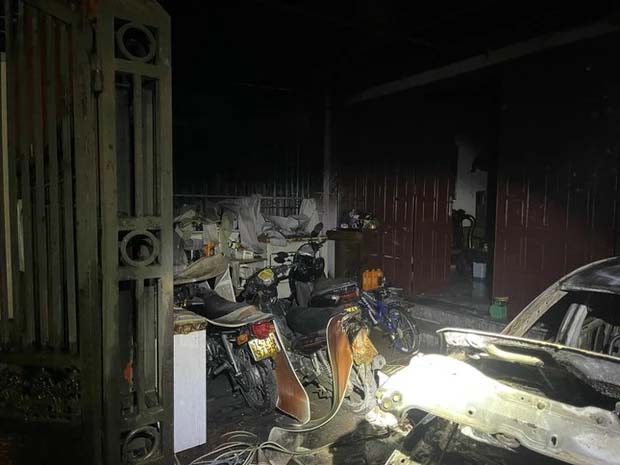 Cứu 4 người mắc kẹt trong vụ cháy lúc rạng sáng ở Hải Phòng-1