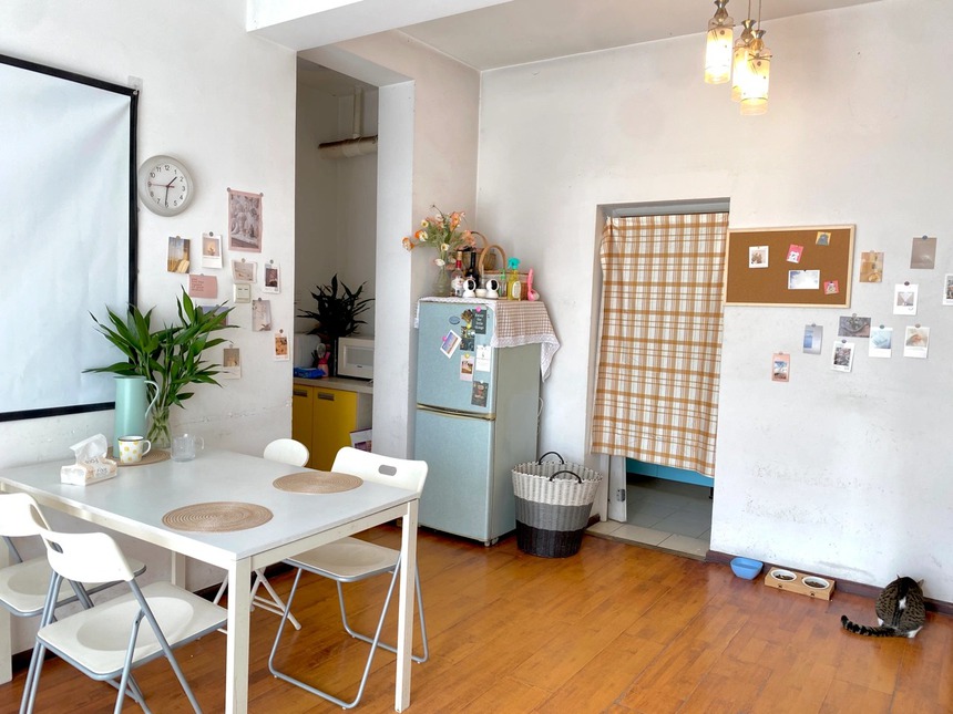 Đi thuê nhà, cô gái cải tạo sân thượng cũ thành vườn chill lãng mạn-8