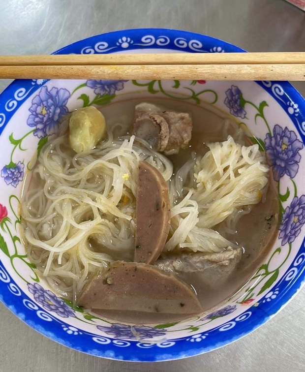 Cựu VĐV đội tuyển bơi kể chuyện thiếu ăn”, bị phạt một tháng lương cả 8 triệu đồng-2