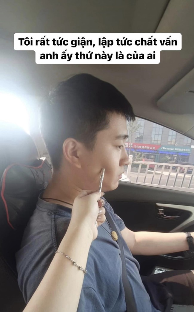 Chất vấn bạn trai vì vật thể lạ trong ô tô, cô gái nhận được câu trả lời tự vả-2