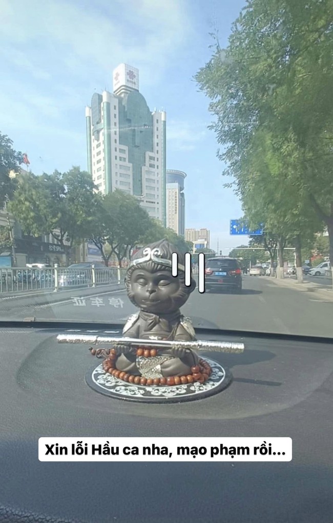 Chất vấn bạn trai vì vật thể lạ trong ô tô, cô gái nhận được câu trả lời tự vả-4