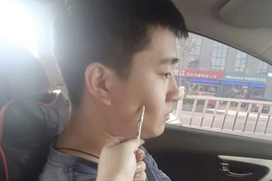 Chất vấn bạn trai vì 