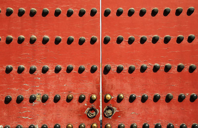 Vì sao 81 cái đinh ở cổng Tử Cấm Thành không gây nguy hiểm nhưng không 1 ai dám chạm vào?-2