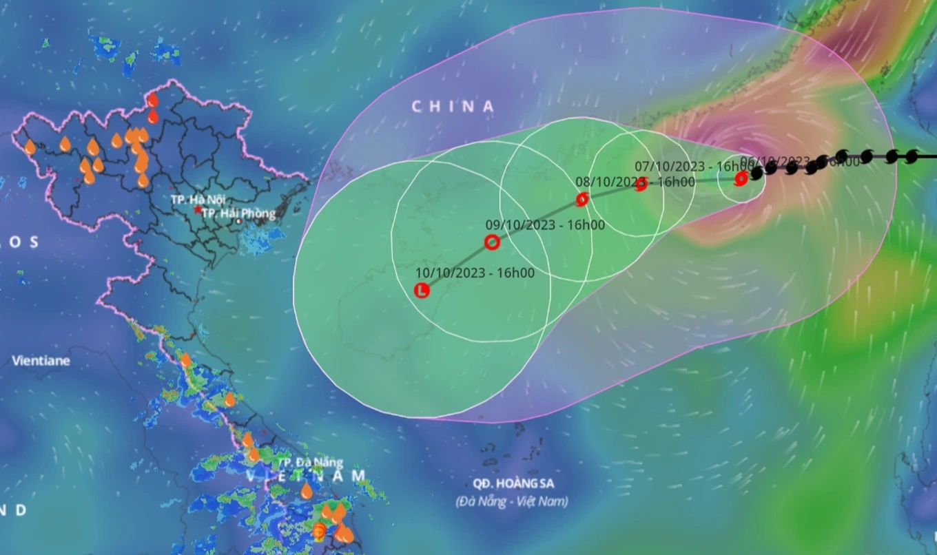Bão Koinu bất ngờ mạnh lên trên Biển Đông-1