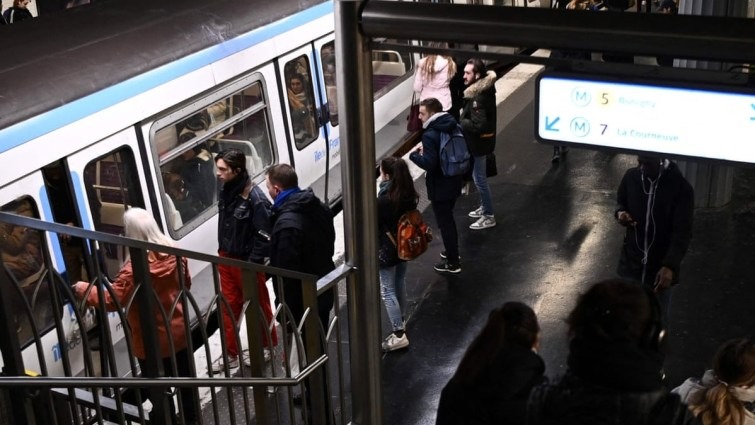 Côn trùng hút máu người tấn công thủ đô Paris (Pháp): Sự kiện lớn tầm cỡ thế giới bị đe dọa nghiêm trọng-1