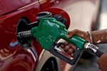 Giá xăng trong nước ngày mai có thể giảm mạnh lần 2 liên tiếp-2