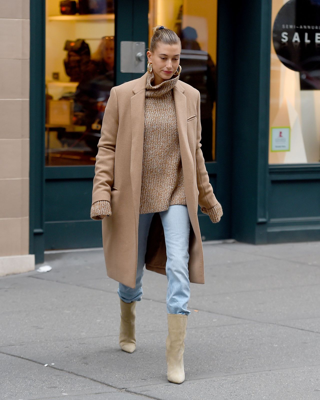 Diện trang phục màu be trẻ trung như sao Hollywood-7