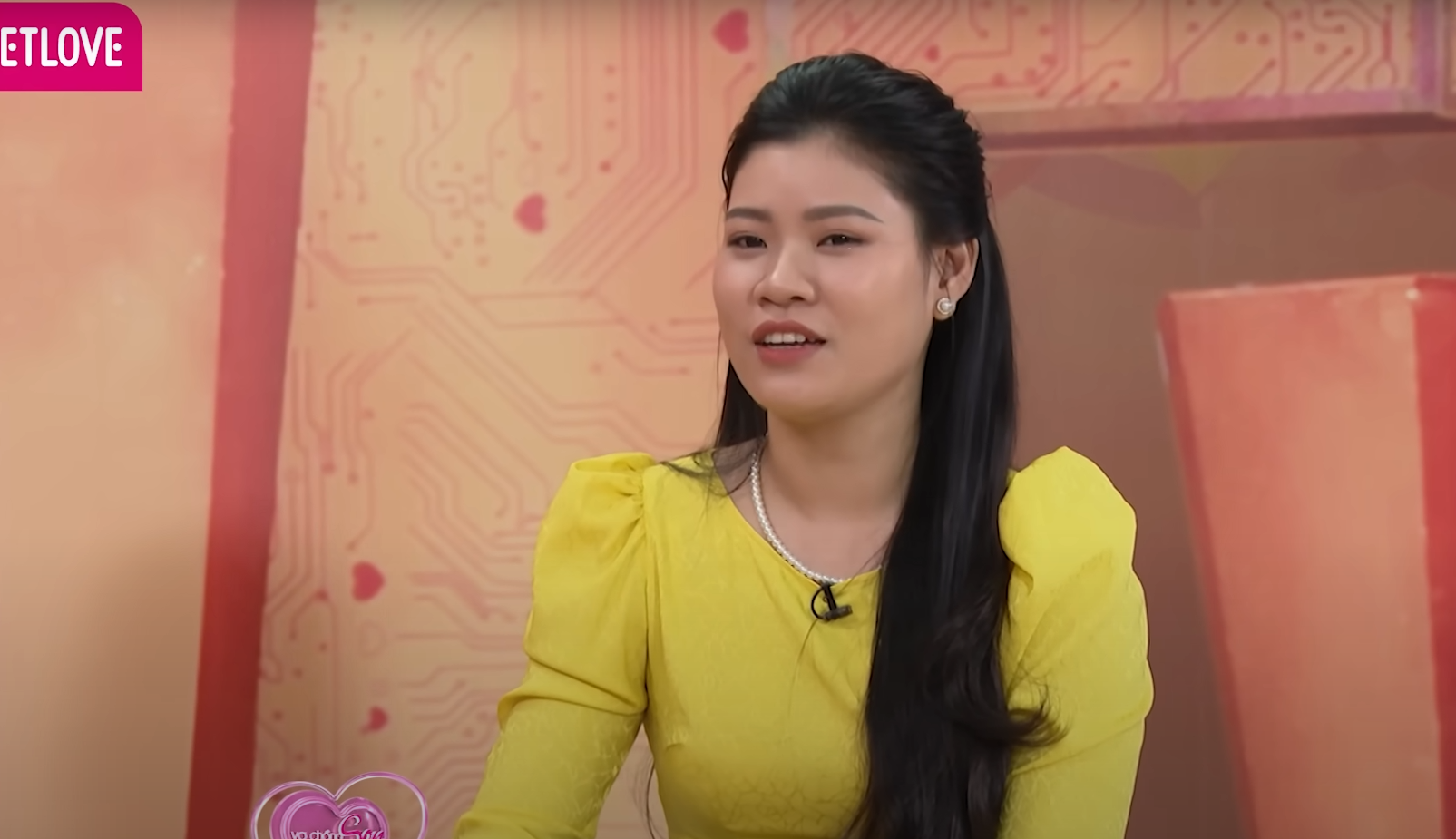 Anh bộ đội có gu ăn mặc lạ, đi hẹn hò dẫn theo vệ sĩ” khiến bạn gái đứng hình-3