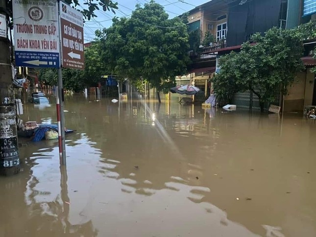 Ngập lụt, sạt lở nghiêm trọng ở Yên Bái, 2 người thiệt mạng-3