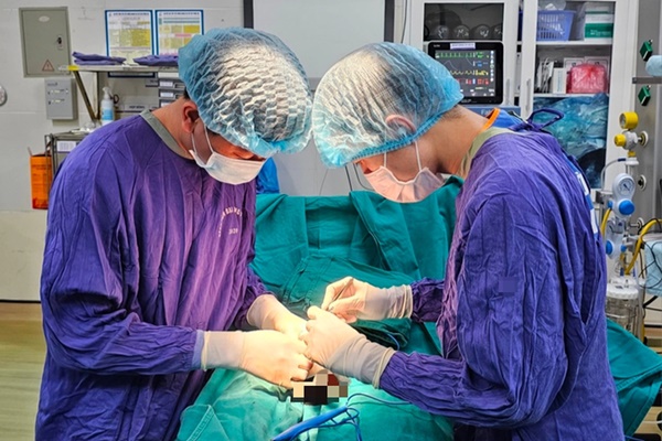 Nam thanh niên 20 tuổi tự cắt dương vật do ảo thanh-1