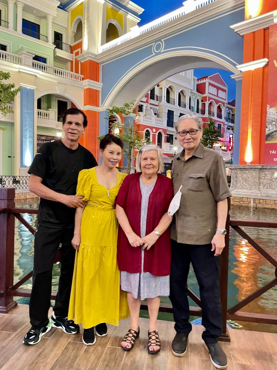 Sự khéo léo của Hà Hồ khi làm dâu: Luôn nỗ lực làm 3 việc, không ít lần khoe được bố mẹ chồng yêu thương-5