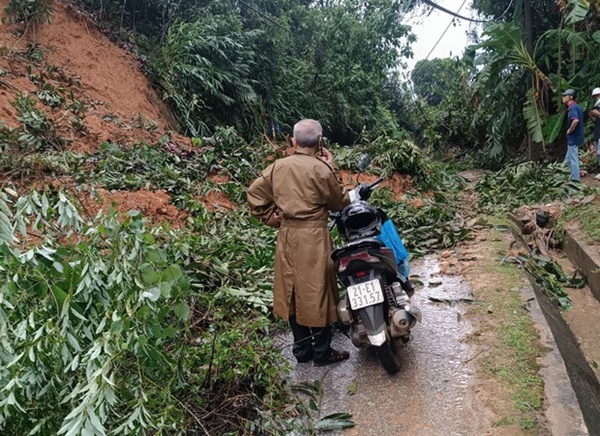 Cận cảnh khu vực sạt lở khiến 2 người thiệt mạng ở Yên Bái-3