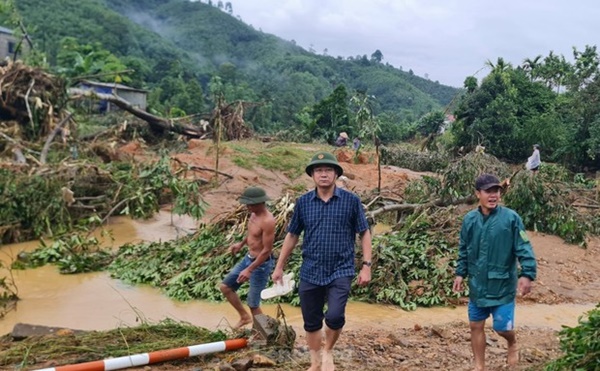 Cận cảnh khu vực sạt lở khiến 2 người thiệt mạng ở Yên Bái-5