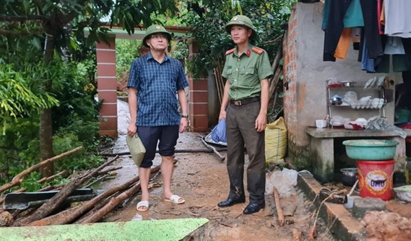 Cận cảnh khu vực sạt lở khiến 2 người thiệt mạng ở Yên Bái-7