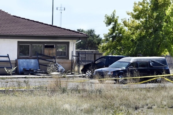 Mỹ: Vỡ cửa kính, lộ bí mật kinh dị trong căn nhà nông thôn-1