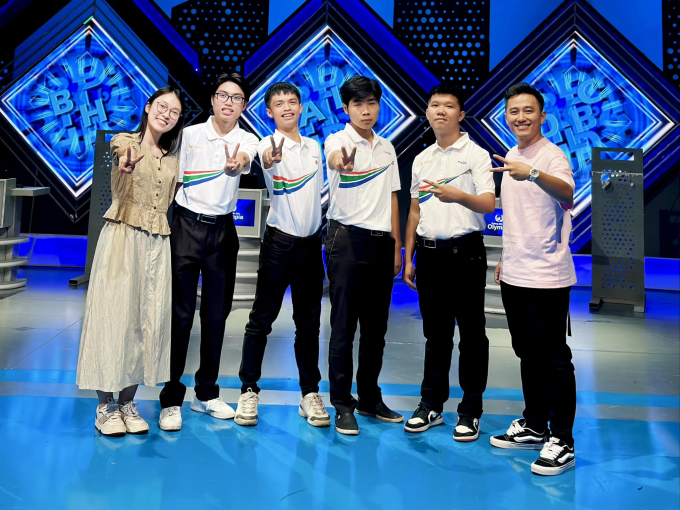 Phỏng vấn NÓNG MC Khánh Vy trước thềm Chung kết Đường lên đỉnh Olympia: Ăn hay ngủ đều nghĩ đến trận đấu, nói gì về tính cách 4 thí sinh?-1