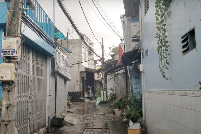 Clip Bé trai 9 tuổi chạy bộ đuổi theo kẻ cướp giật điện thoại ở TPHCM-1