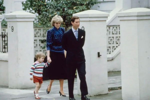 Cố Vương phi Diana đã phá vỡ một truyền thống hoàng gia khi con trai đầu 3 tuổi-2