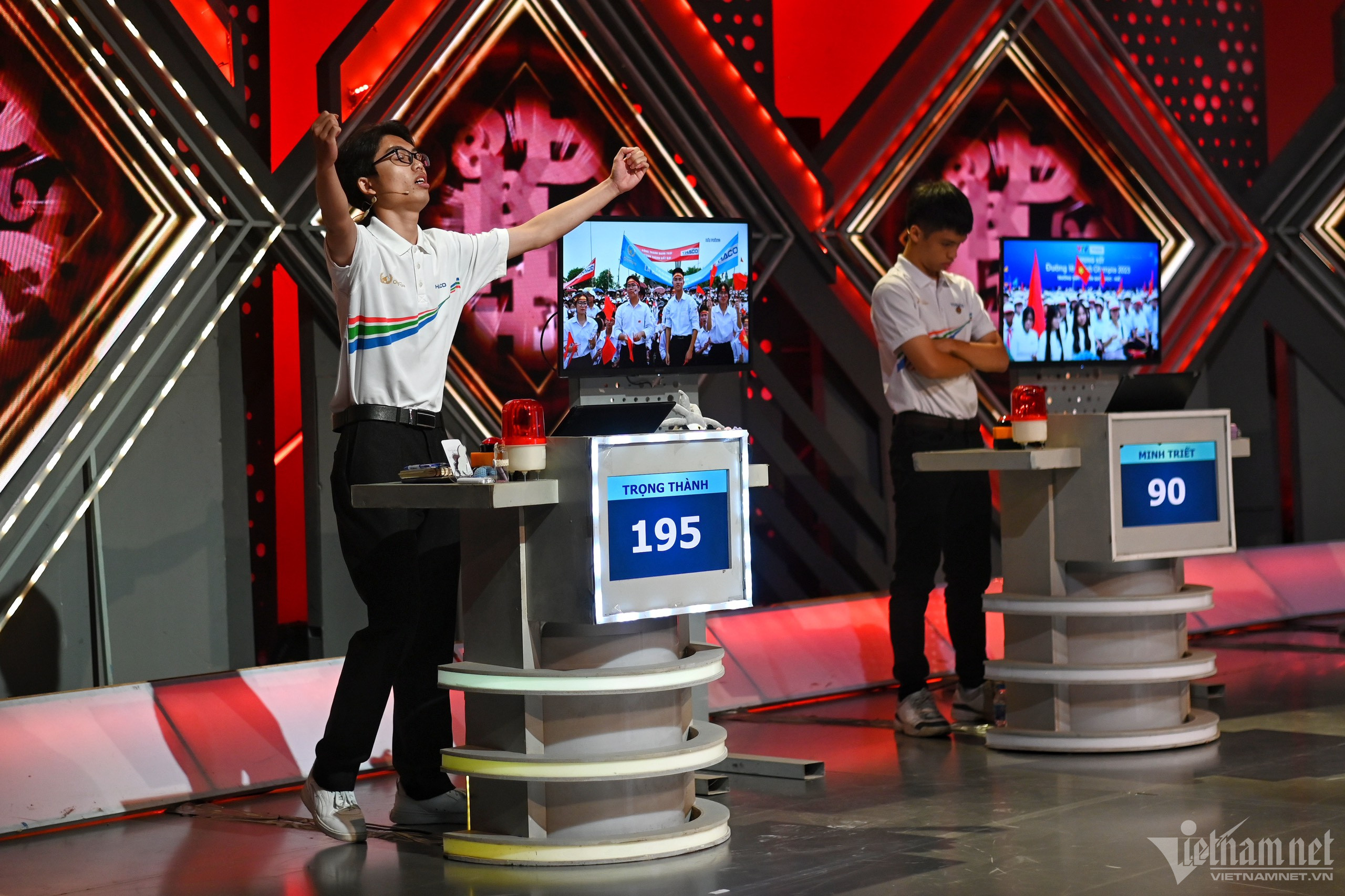 Thắng nghẹt thở, Xuân Mạnh giành vòng nguyệt quế Đường lên đỉnh Olympia-3