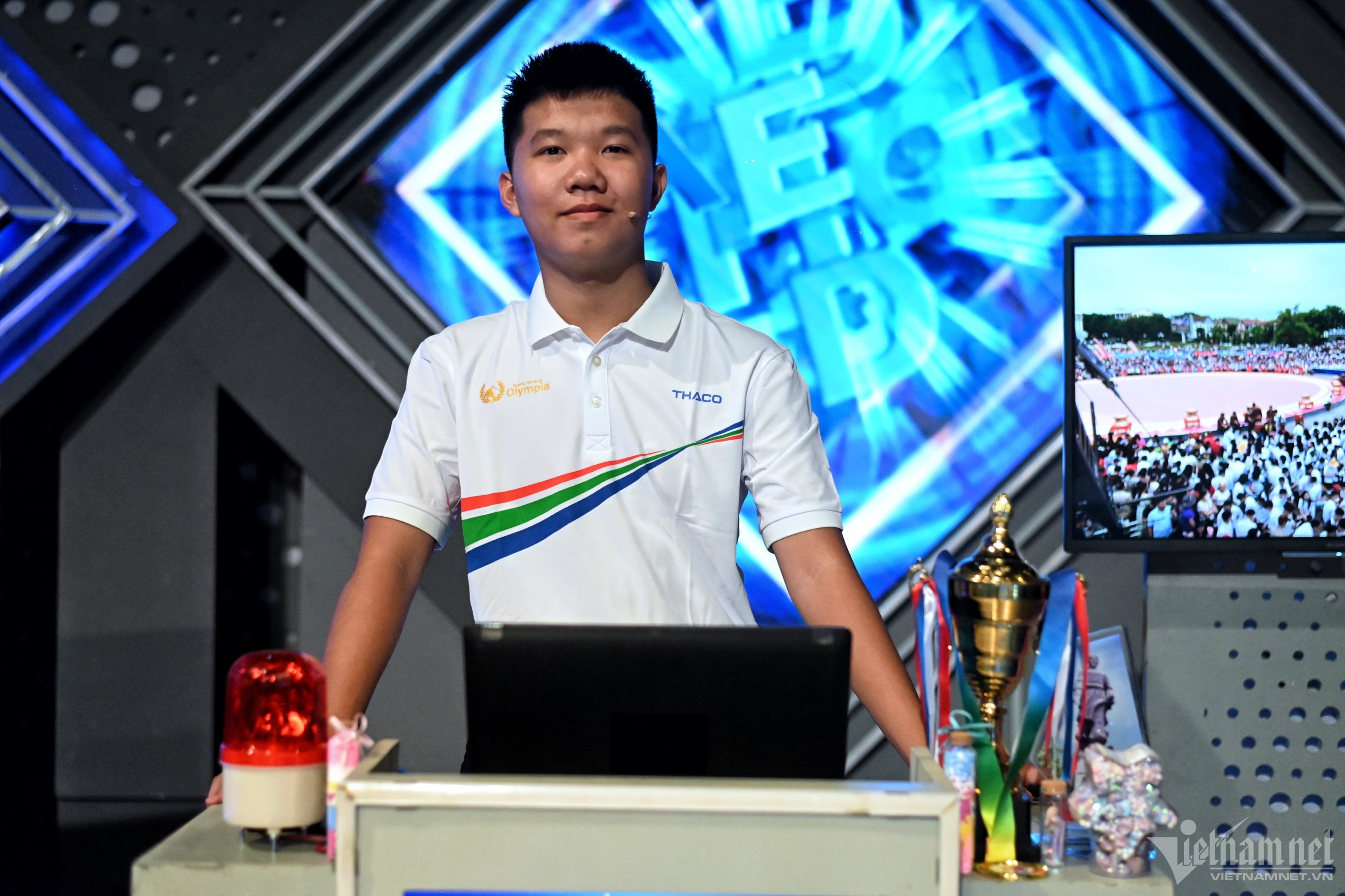 Thắng nghẹt thở, Xuân Mạnh giành vòng nguyệt quế Đường lên đỉnh Olympia-5