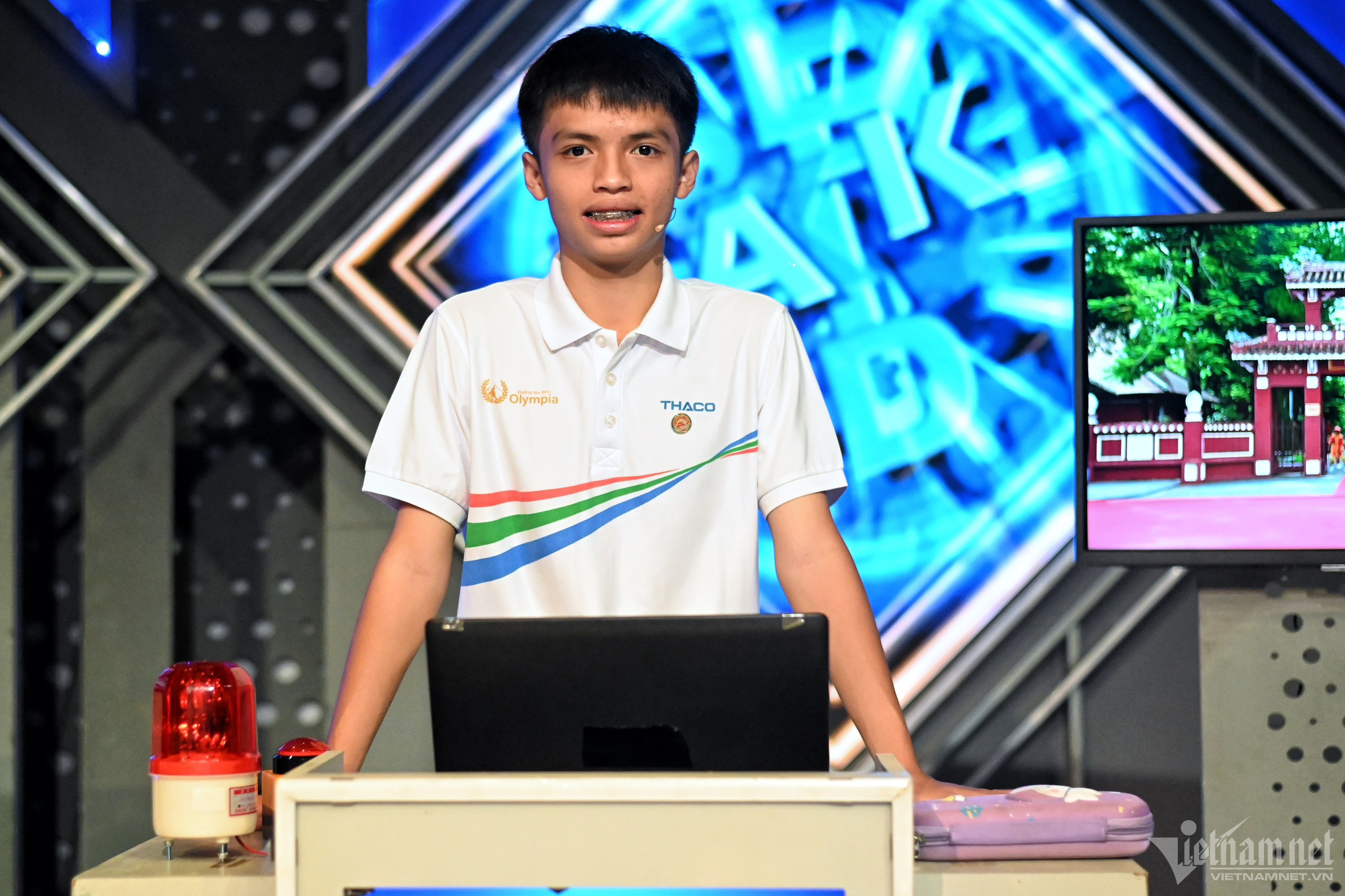 Thắng nghẹt thở, Xuân Mạnh giành vòng nguyệt quế Đường lên đỉnh Olympia-7