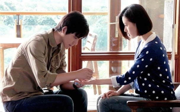 Vợ không tổ chức sinh nhật cho cô bảo mẫu, chồng liền ôm gối ngủ riêng-1