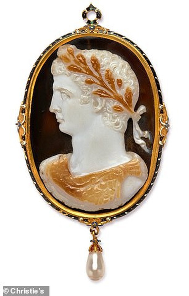 Cận cảnh bộ sưu tập báu vật của gia tộc Rothschild giàu bậc nhất thế giới, đấu giá dự kiến thu về 731 tỷ VNĐ-6