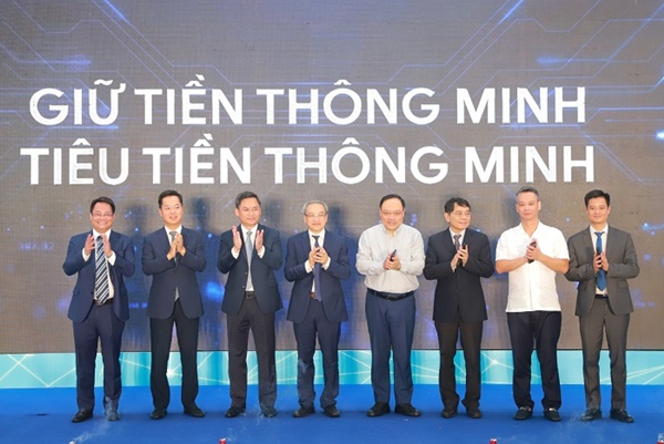 Hà Nội: Phát động thanh toán không dùng tiền mặt tại quận Hoàn Kiếm-1