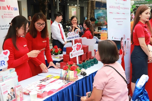 Hà Nội: Phát động thanh toán không dùng tiền mặt tại quận Hoàn Kiếm-8