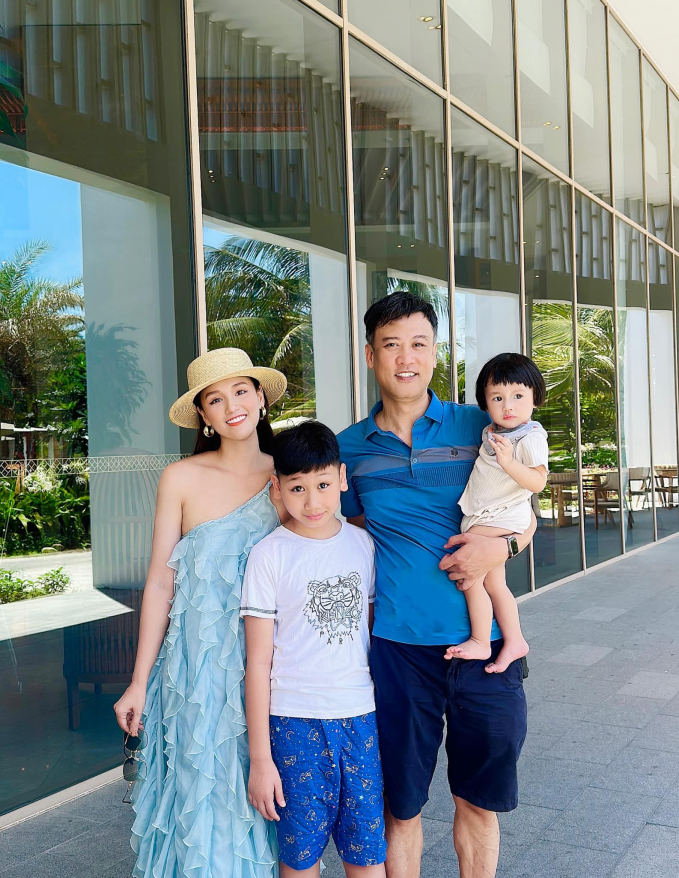 Sân vườn trong biệt thự 2 triệu đô của Lã Thanh Huyền: Diện tích khủng 150m2, nổi bật với hồ cá Koi đắt đỏ-1