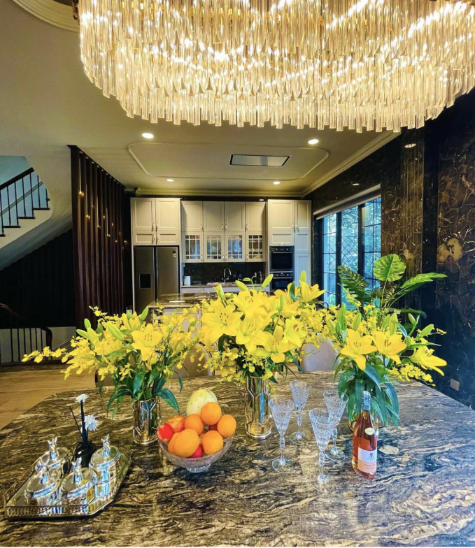 Sân vườn trong biệt thự 2 triệu đô của Lã Thanh Huyền: Diện tích khủng 150m2, nổi bật với hồ cá Koi đắt đỏ-18