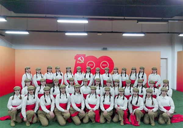 Công ty bí ẩn thuộc Evergrande toàn nam thanh nữ tú vén màn điều ít ai ngờ về ông trùm Hứa Gia Ấn-2