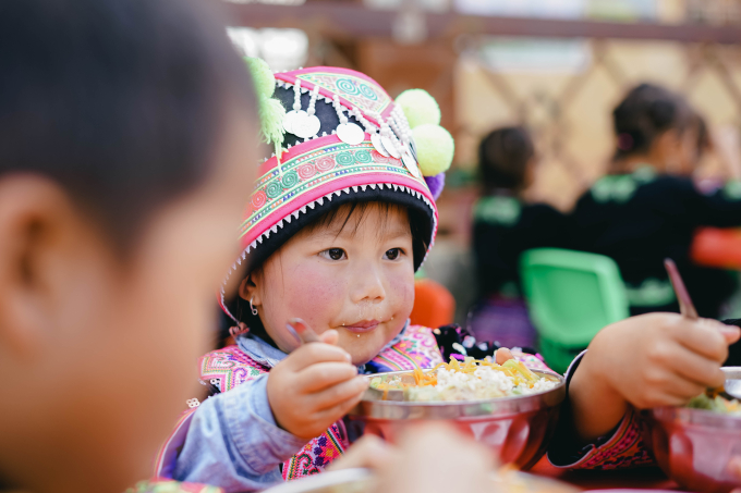 Chuyện chàng Trung uý vùng cao nuôi cơm trưa cho hàng nghìn em nhỏ: Để cơm trắng nước lã chẳng còn là bữa ăn mỗi ngày-3