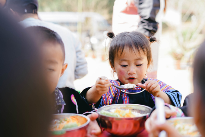 Chuyện chàng Trung uý vùng cao nuôi cơm trưa cho hàng nghìn em nhỏ: Để cơm trắng nước lã chẳng còn là bữa ăn mỗi ngày-8