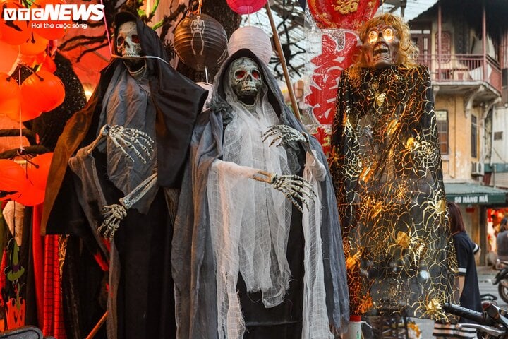 Sau rằm Trung thu, thủ phủ Hàng Mã lại rực sắc màu Halloween-5