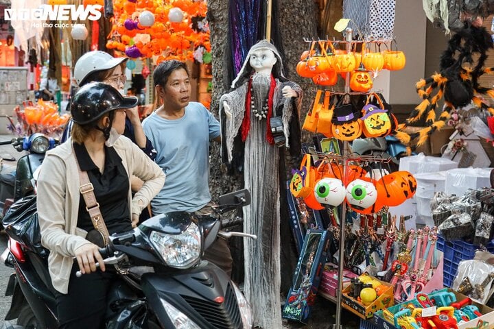 Sau rằm Trung thu, thủ phủ Hàng Mã lại rực sắc màu Halloween-6