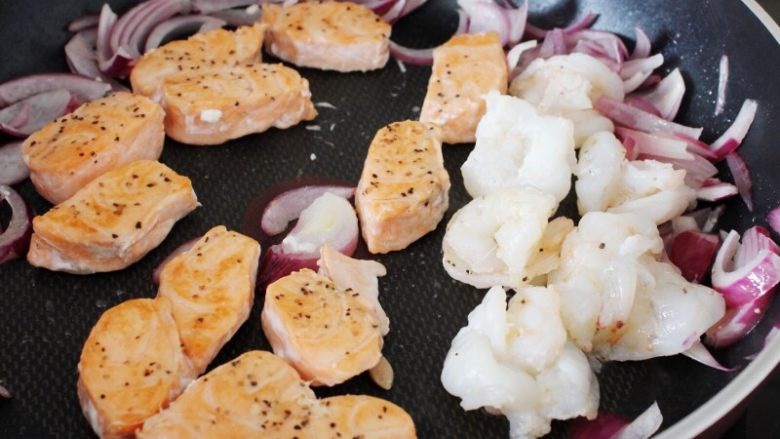 Bữa tối giảm cân hiệu quả với món salad khoai lang cá hồi-9