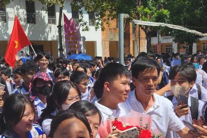 CLIP: Quê nhà Thanh Hóa chào đón nhà vô địch Đường lên đỉnh Olympia-14