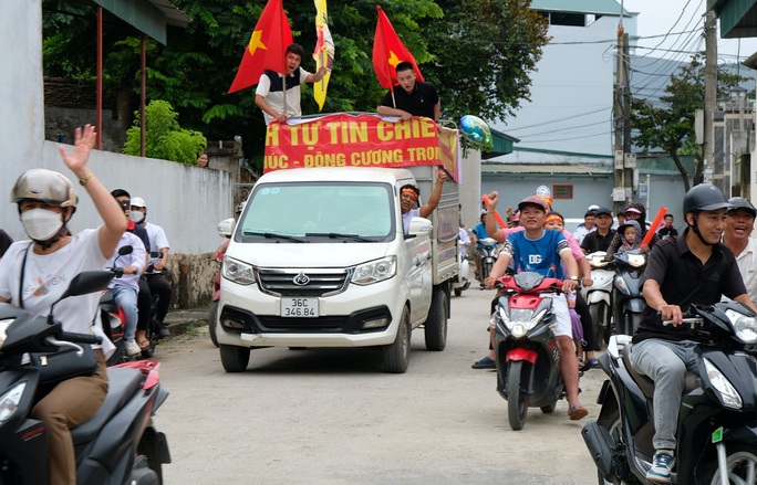 CLIP: Quê nhà Thanh Hóa chào đón nhà vô địch Đường lên đỉnh Olympia-11